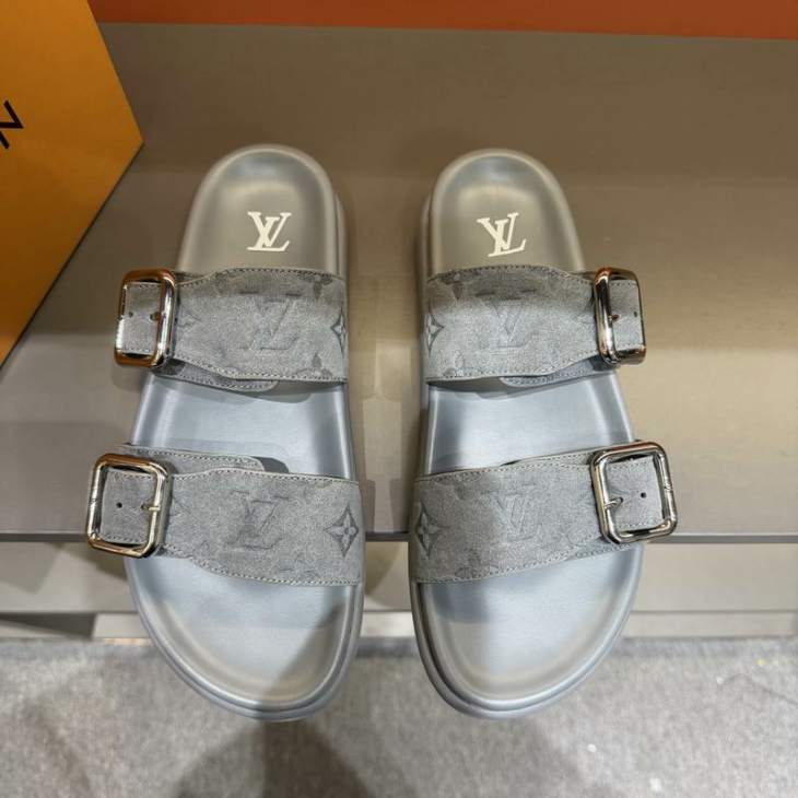Picture of Louis Vuitton Slippers _SKULVsz38-45mnq0211694